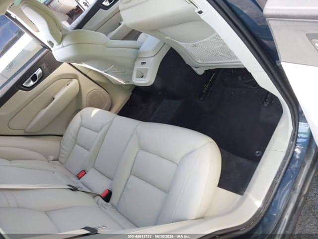 2024 VOLVO XC60 B5 PLUS DARK THEME 8