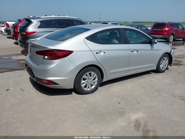 2019 HYUNDAI ELANTRA SE 4