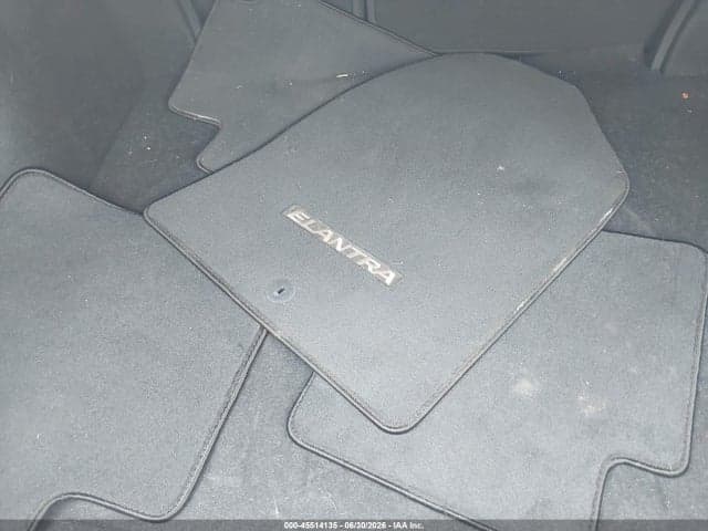 2020 HYUNDAI ELANTRA SE 12