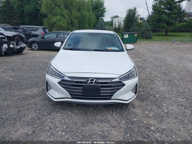 2020 HYUNDAI ELANTRA SE 13