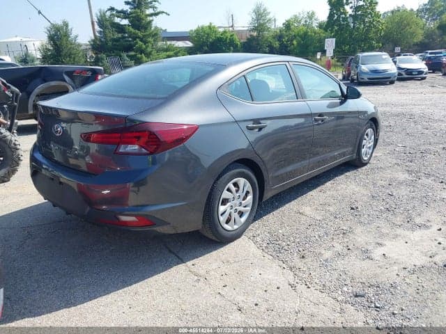 2020 HYUNDAI ELANTRA SE 4