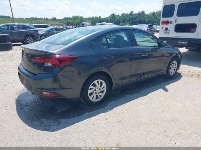 2020 HYUNDAI ELANTRA SE 4