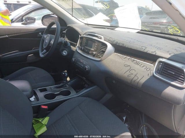 2017 KIA SORENTO 2.4L LX 5