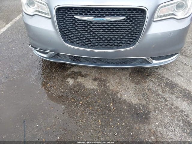 2017 CHRYSLER 300 LIMITED 6