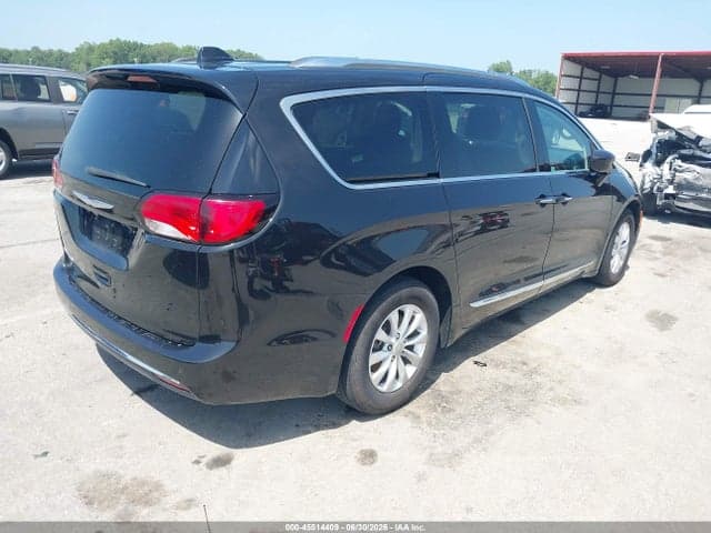 2018 CHRYSLER PACIFICA TOURING L 4