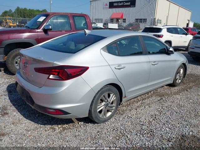 2020 HYUNDAI ELANTRA SEL 4