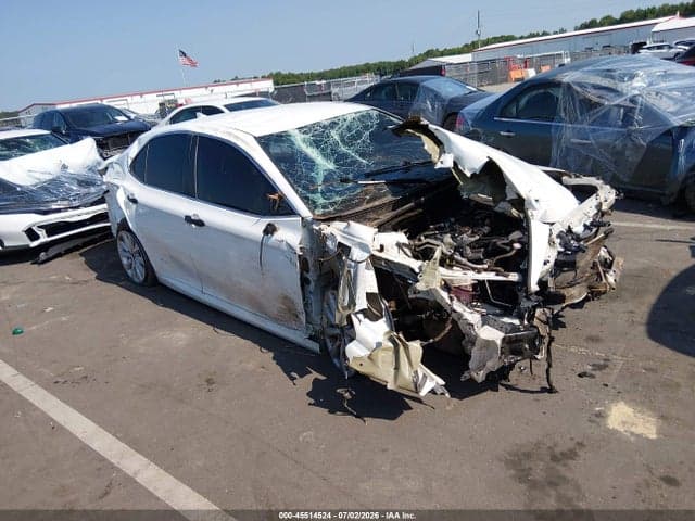 2020 TOYOTA CAMRY LE 1