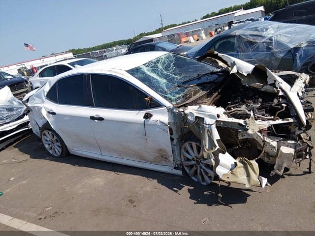 2020 TOYOTA CAMRY LE 14