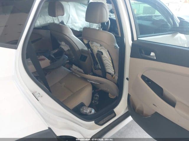 2017 HYUNDAI TUCSON LIMITED/SPORT AND ECO/SE 8