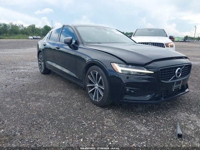 2021 VOLVO S60 T5 MOMENTUM - 1