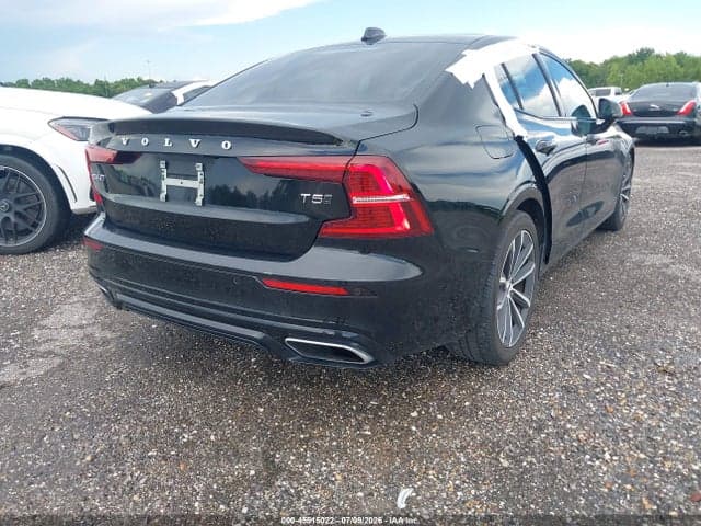 2021 VOLVO S60 T5 MOMENTUM 4