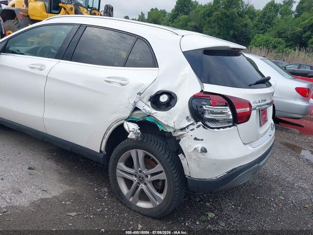 2020 MERCEDES-BENZ GLA 250 4MATIC 6