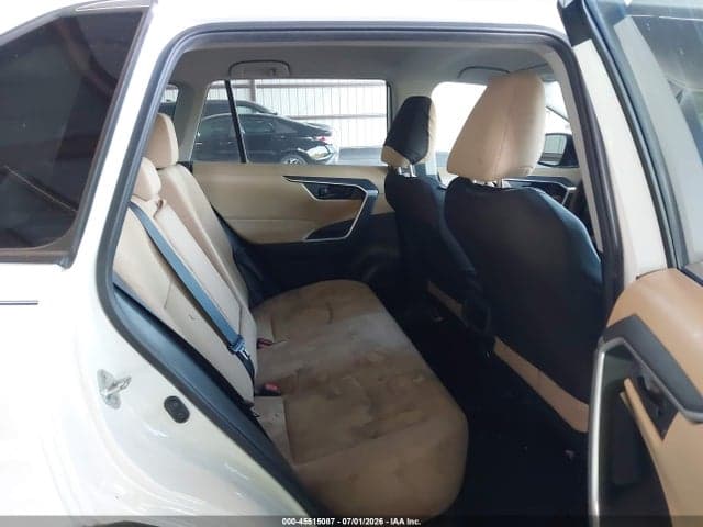 2020 TOYOTA RAV4 LE 8