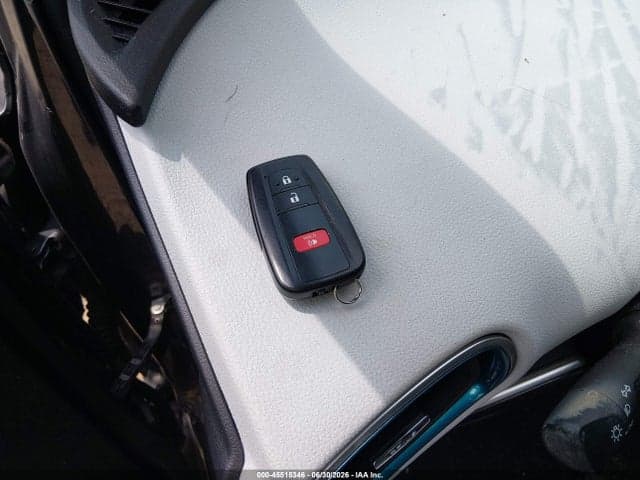 2018 TOYOTA PRIUS THREE 11