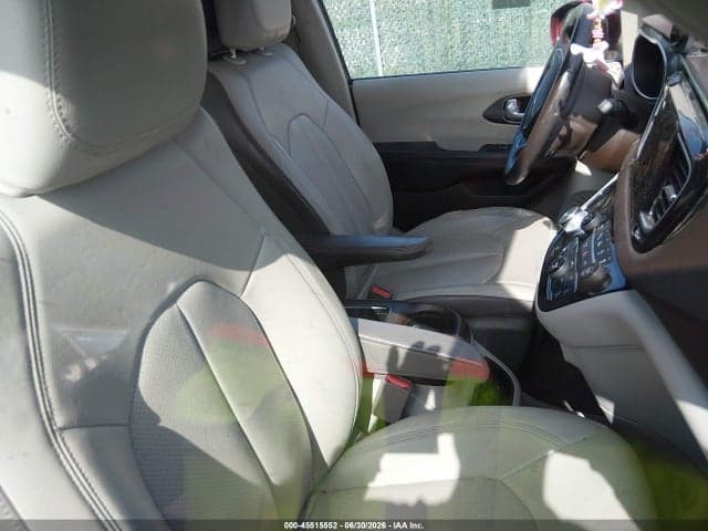 2017 CHRYSLER PACIFICA TOURING-L PLUS 5