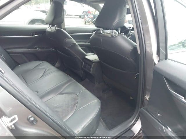2020 TOYOTA CAMRY XSE 8