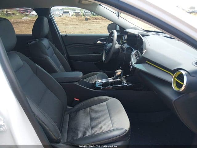 2025 CHEVROLET TRAX FWD LT 5