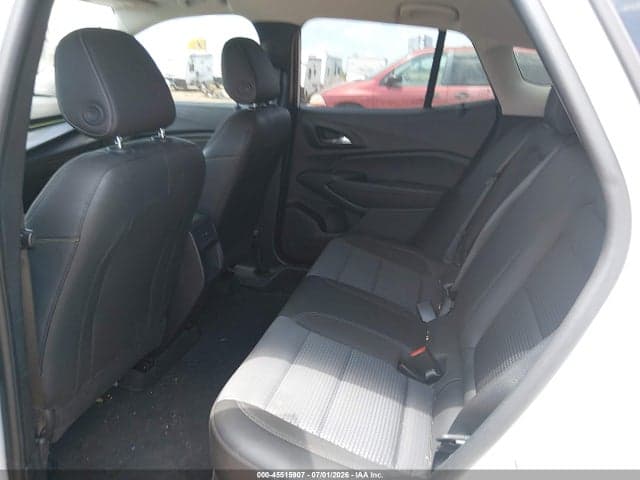 2025 CHEVROLET TRAX FWD LT 8