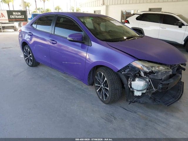 2017 TOYOTA COROLLA SE 1