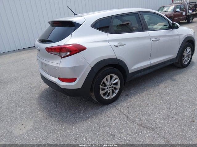2018 HYUNDAI TUCSON SE 4