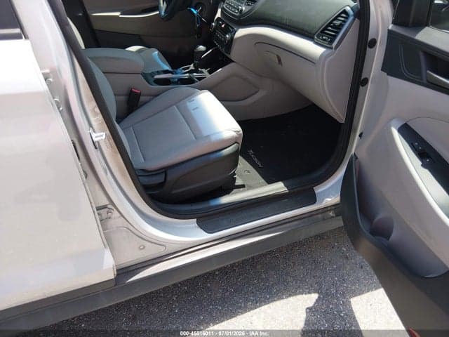 2018 HYUNDAI TUCSON SE 5