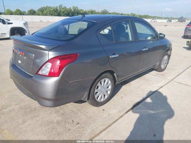 2017 NISSAN VERSA 1.6 SV 4