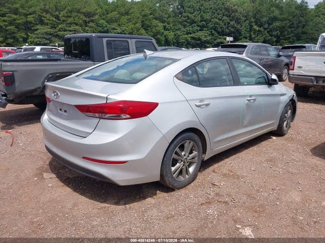 2017 HYUNDAI ELANTRA SE 4
