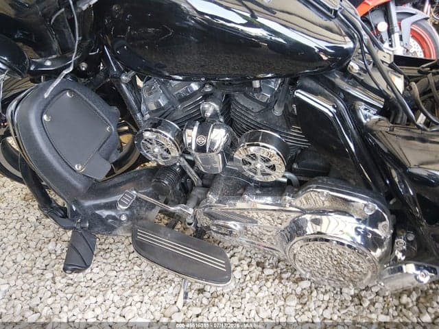 2018 HARLEY-DAVIDSON FLHX STREET GLIDE 9