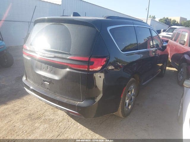 2023 CHRYSLER PACIFICA LIMITED 4