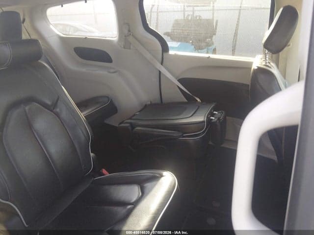 2023 CHRYSLER PACIFICA LIMITED 8