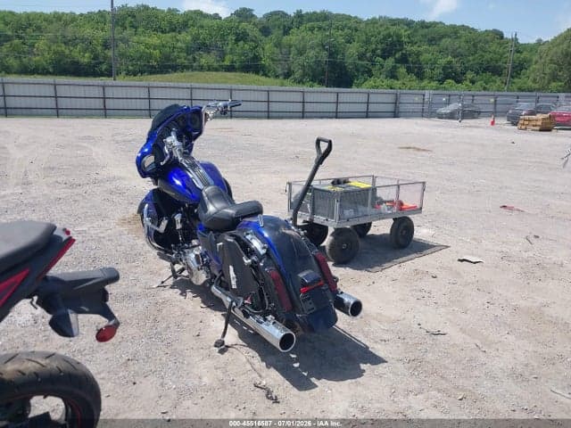 2017 HARLEY-DAVIDSON FLHXSE CVO STREET GLIDE 3