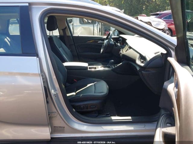 2018 BUICK REGAL TOURX ESSENCE 5
