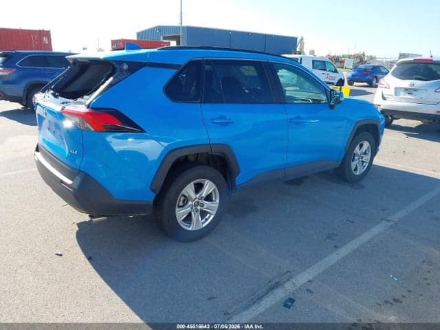 2021 TOYOTA RAV4 XLE 4