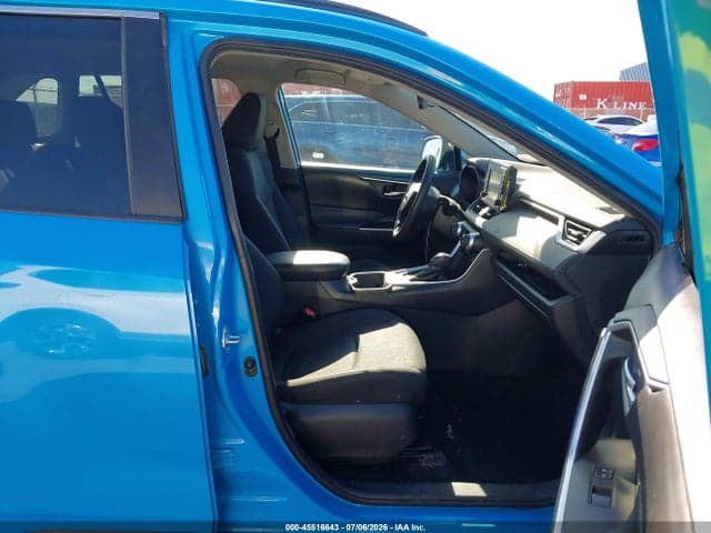2021 TOYOTA RAV4 XLE 5