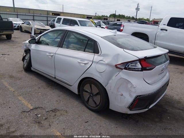 2020 HYUNDAI IONIQ HYBRID SE 3