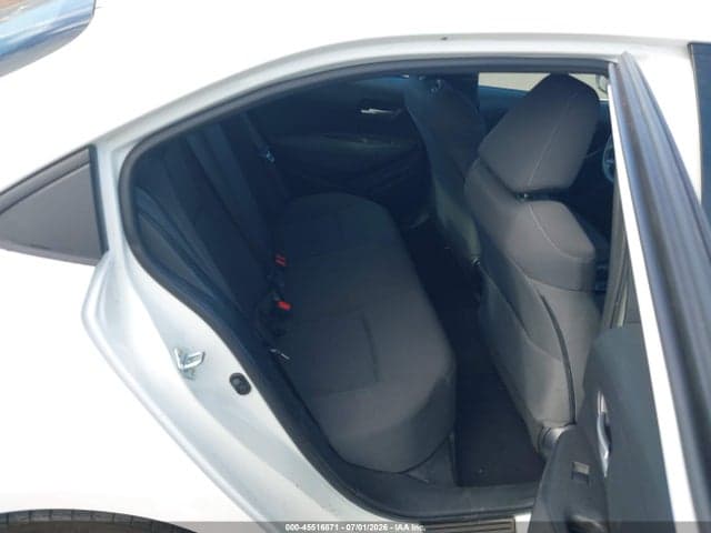 2021 TOYOTA COROLLA LE 8