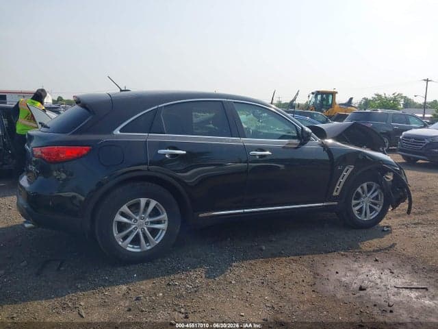 2017 INFINITI QX70 13