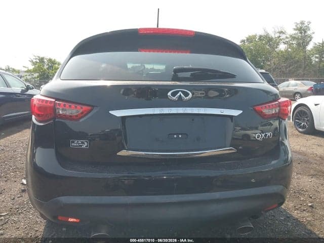 2017 INFINITI QX70 16
