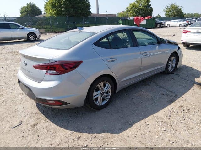 2020 HYUNDAI ELANTRA SEL 4