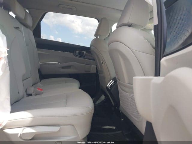 2025 KIA SORENTO S 8