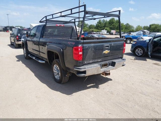 2017 CHEVROLET SILVERADO 2500HD LT 4