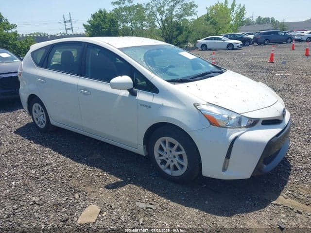 2017 TOYOTA PRIUS V THREE 1