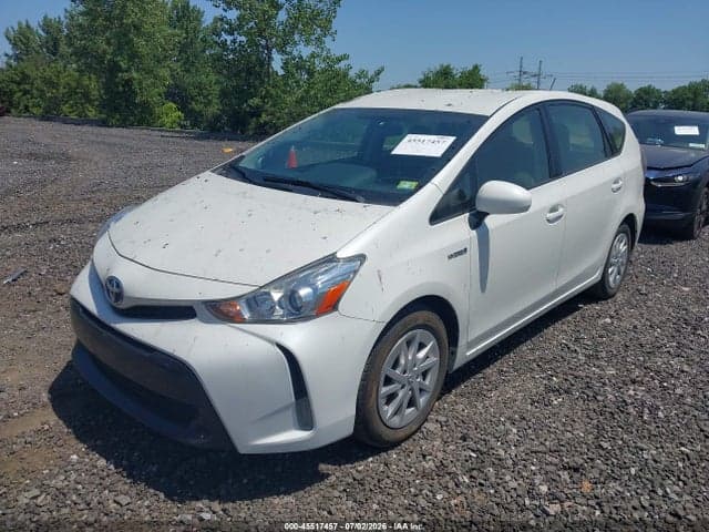 2017 TOYOTA PRIUS V THREE 6