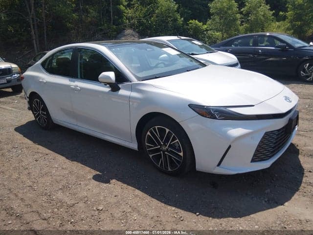 2025 TOYOTA CAMRY XLE - 1