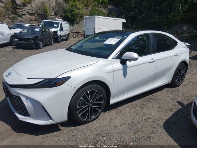 2025 TOYOTA CAMRY XLE 2