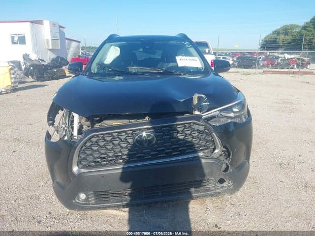 2022 TOYOTA COROLLA CROSS XLE 13