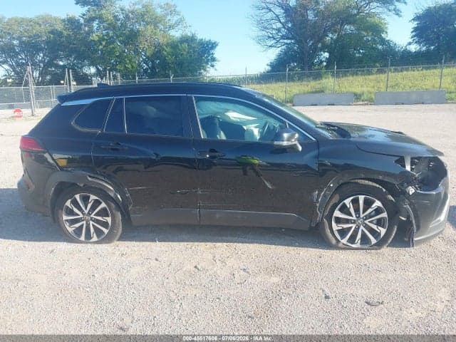 2022 TOYOTA COROLLA CROSS XLE 14