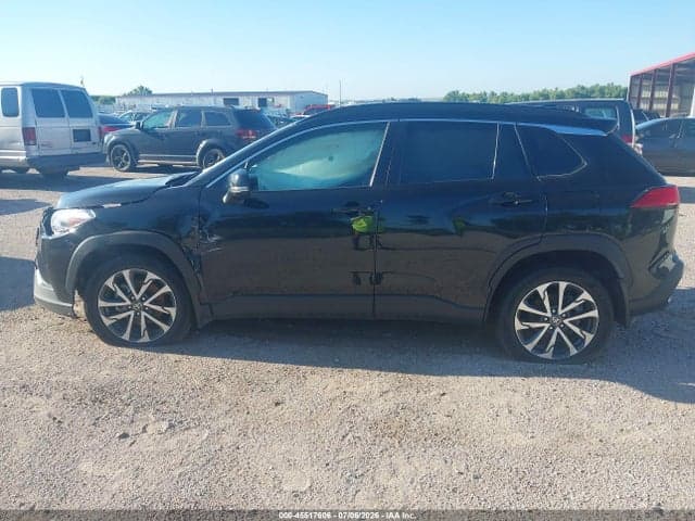 2022 TOYOTA COROLLA CROSS XLE 15