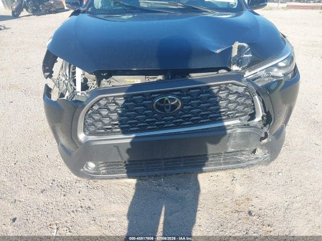 2022 TOYOTA COROLLA CROSS XLE 6