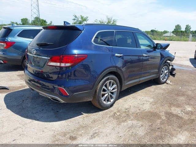 2017 HYUNDAI SANTA FE SE 4